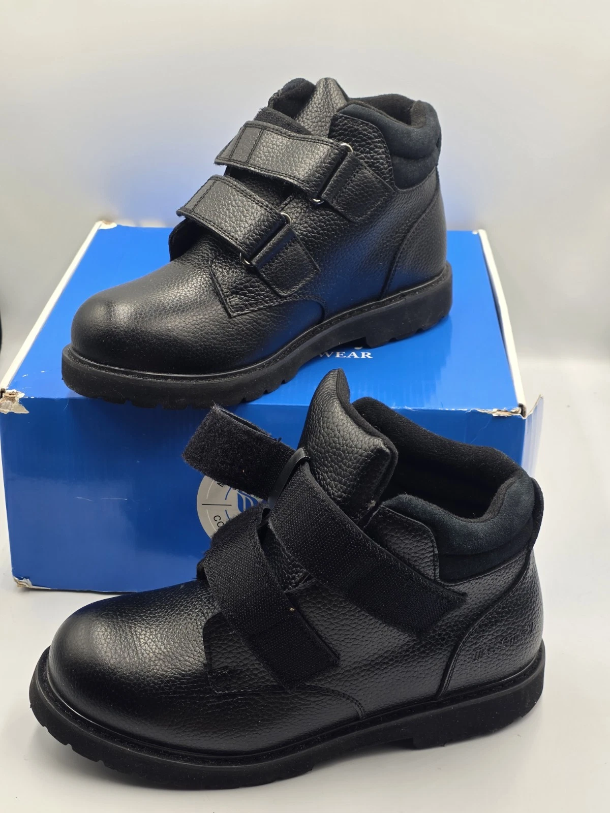 Mt. Emey AM5615 Men's Added-Depth Adventure Boots in black
Opens in a new window or tab