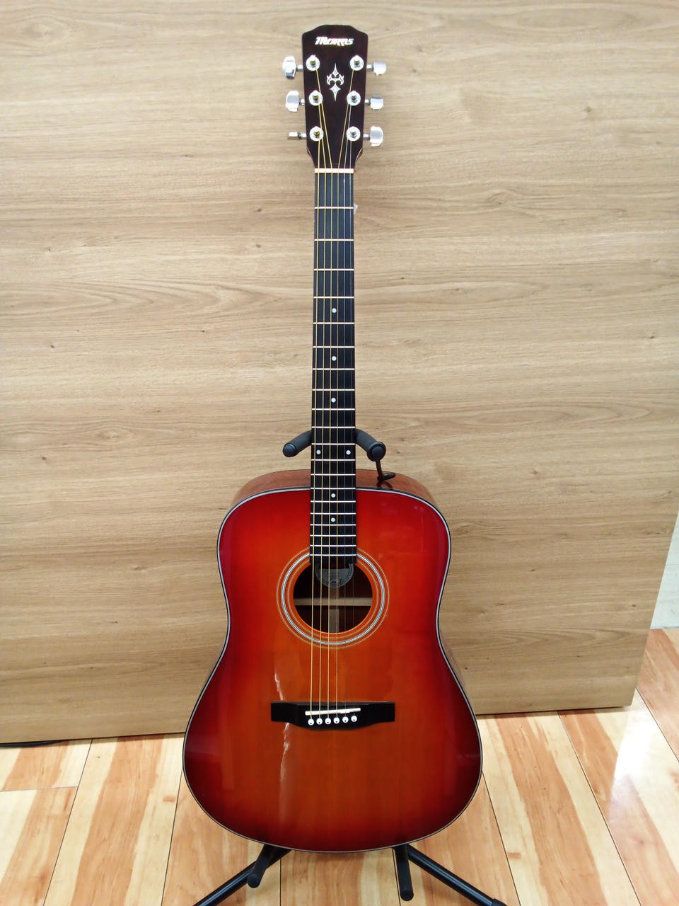 Chitarra acustica Morris M-351I TS Dreadnought Sunburst modello per principia...