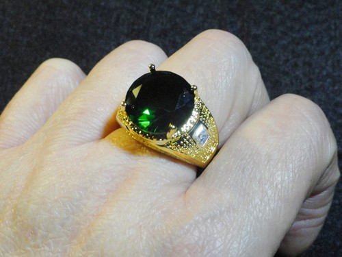 Mens 18kt Yellow Gold Filled Statement Simulated Emerald Crystal Ring, Size Q.5 - Picture 5 of 8