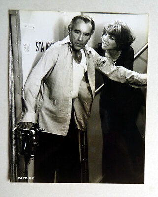 LEE GRANT, CHRISTOPHER LEE * PRESSEFOTO ca20x25cm Verschollen im Bermuda-Dreieck