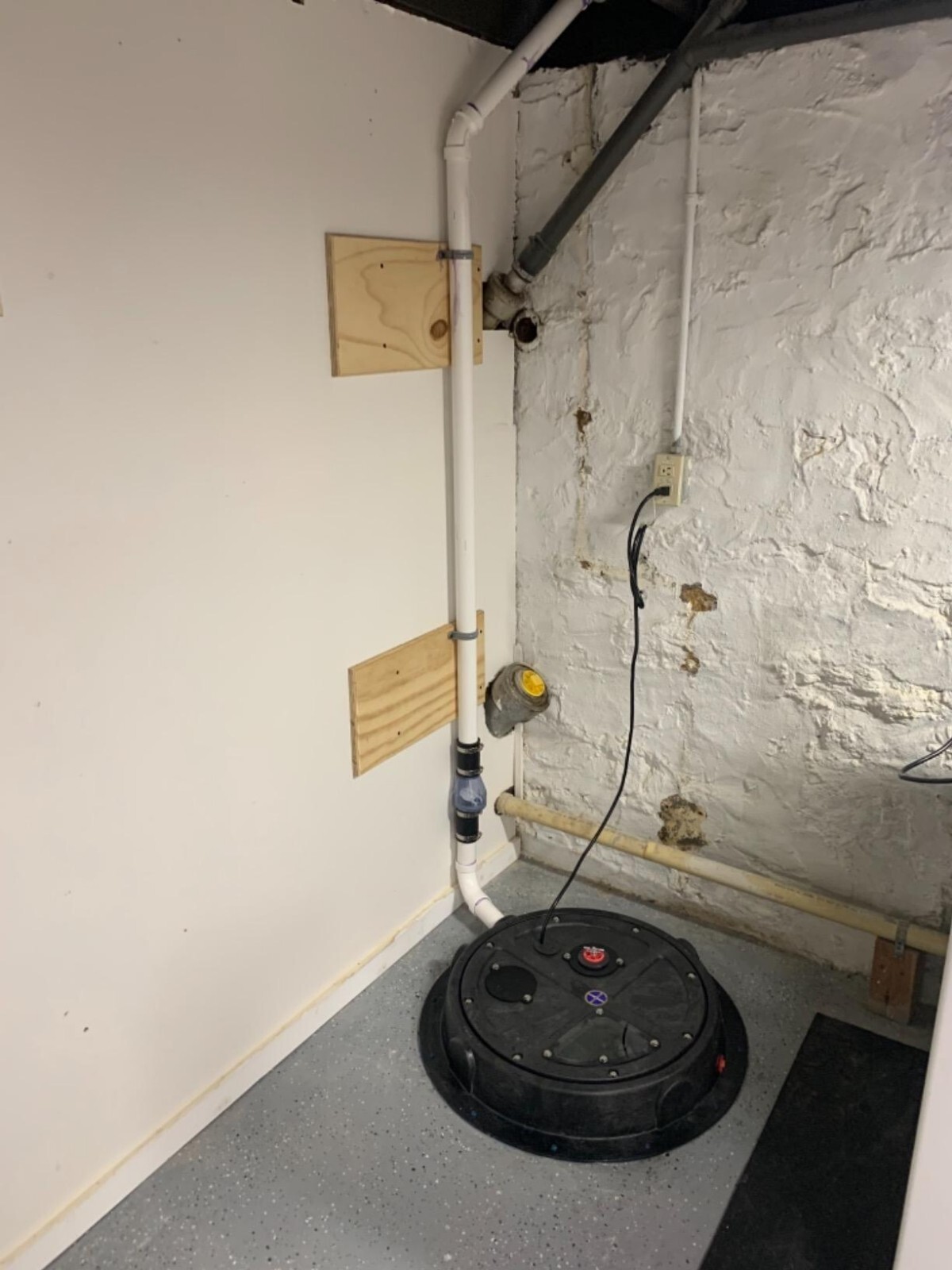 Radon/Sump Cover Dome Lid w/ Pipe Holes for Basement Radon Mitigation