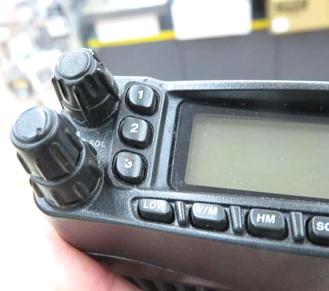 Radio Yaesu Quad Band