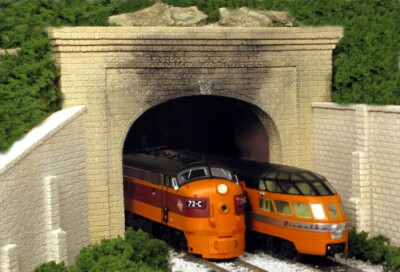 Monroe Models ~ HO Scale ~ Tunnel Portal Cut Stone Double Track ~ 111