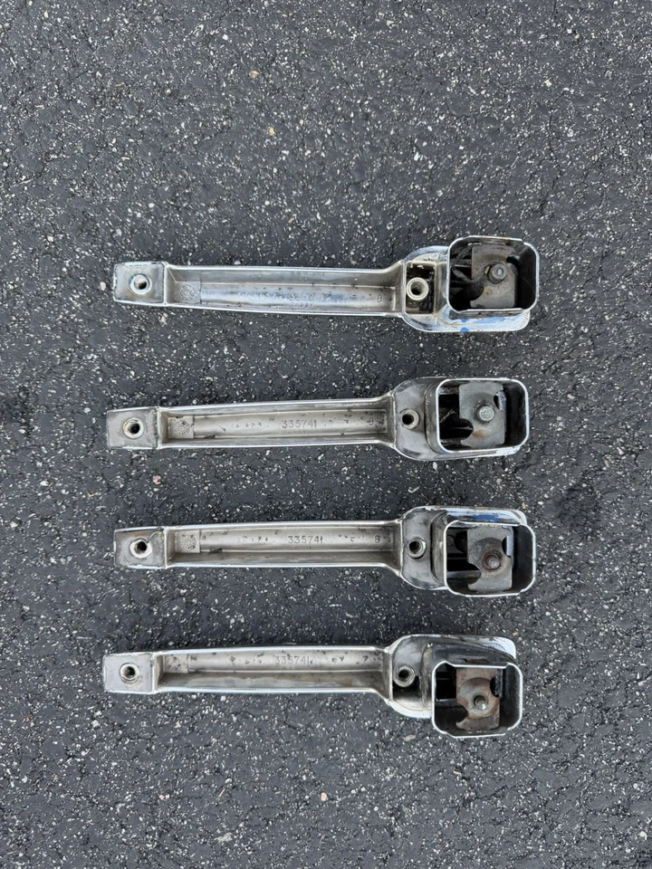 Manija de puerta OEM 71-95 Chevrolet G10 G20 Van GMC Vandura paquete de cuatro 335741 Foto 4 de 4