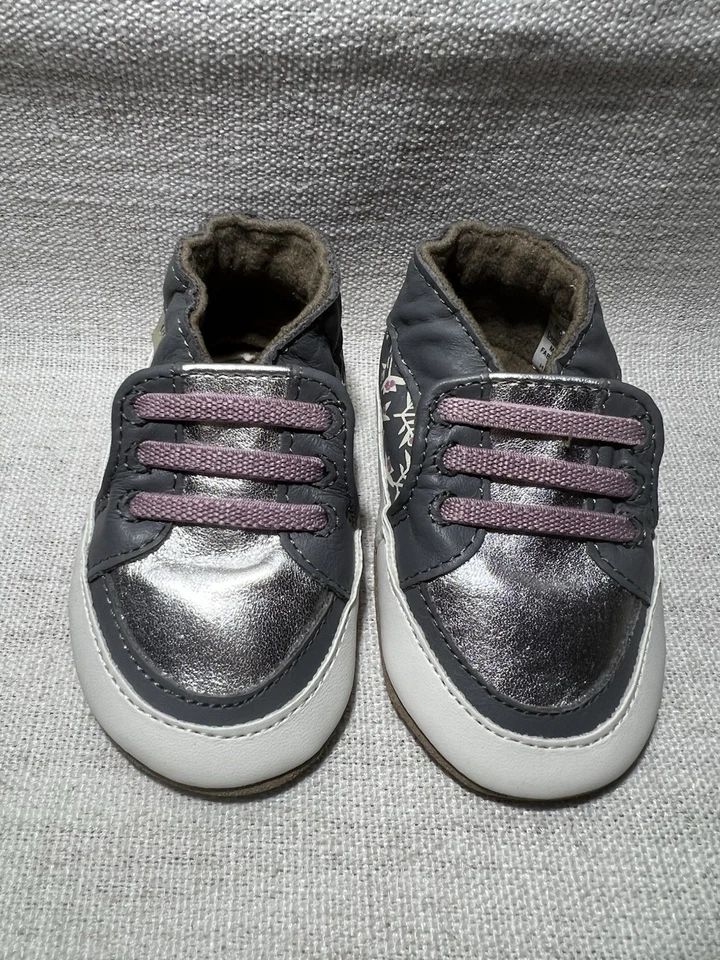 Robeez Sassie Sophie Gris Cuero Suave Talla 18-24 Meses Foto 3 de 4