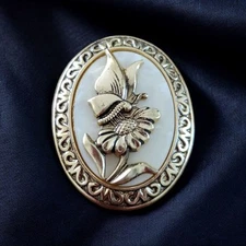 Vintage Gold Tone & Mother of Pearl Oval Butterfly Flower Scarf Clip 1970s