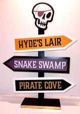 HYDE EEK Pirate Skull and Directions Halloween Sign ...Lair-Snake-Pirate Cove