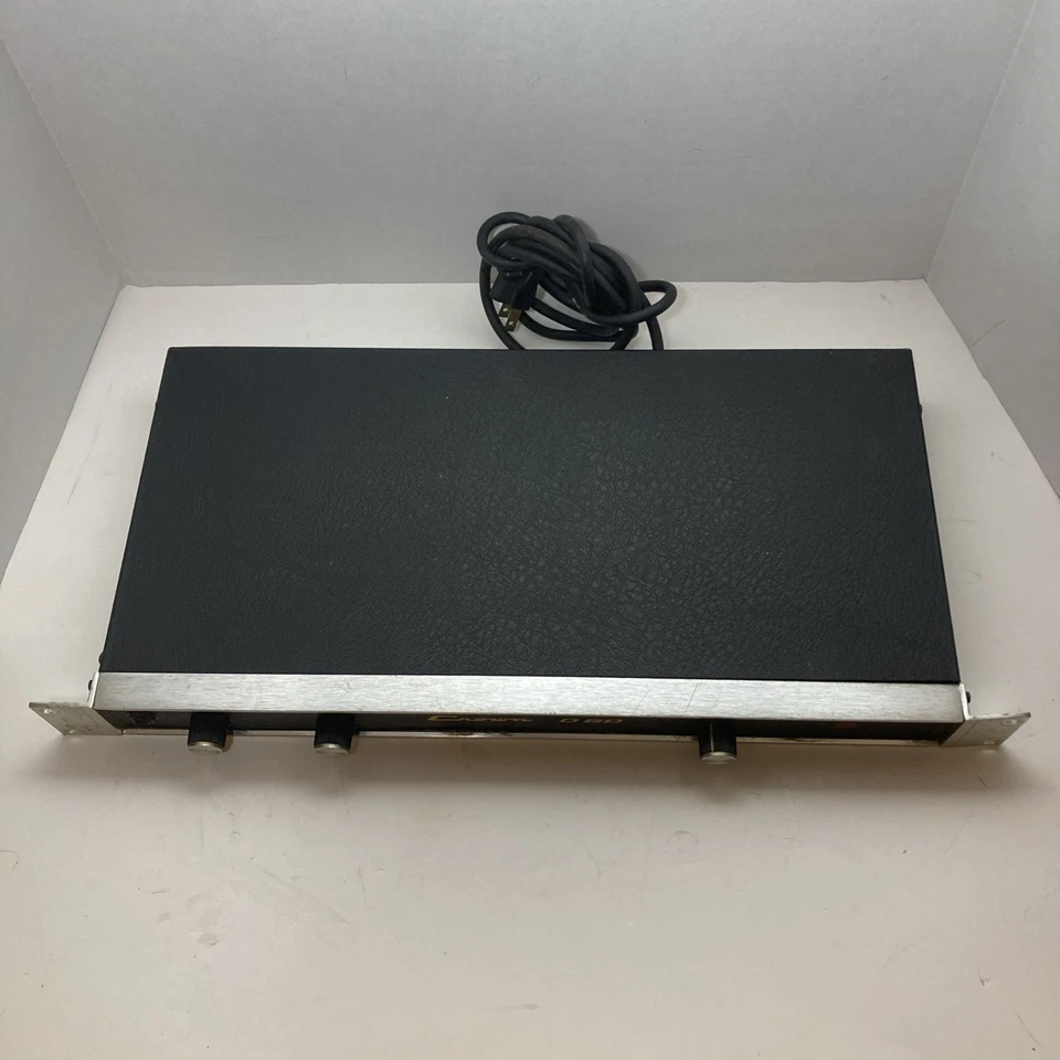 Crown D60 Dual Channel Vintage Stereo Amplifier - Image 3 of 4