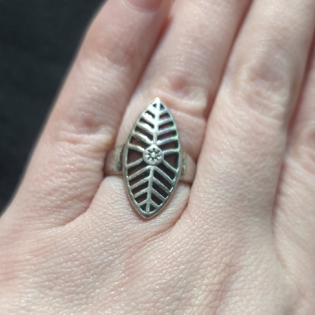 Silver Tone Leaf Feather Design Statement Ring - … - image 1