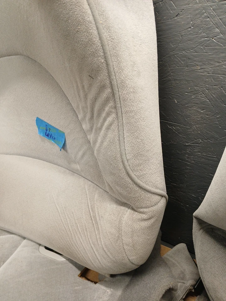 Juego de fundas de asiento delanteras Mercury Grand Marquis 1997 reposabrazos reposacabezas gris claro Foto 3 de 4