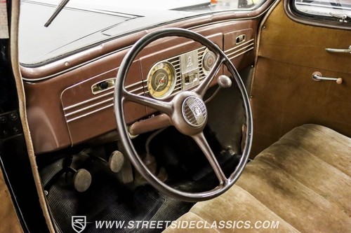 1938 Plymouth Deluxe 4 Door Sedan - Picture 5 of 12