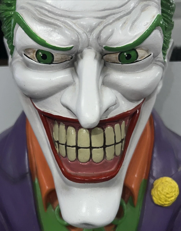 Soporte para cuenco de caramelo de espuma de Halloween The Joker Batman con cuenco. "19-7/8"" de alto" Foto 4 de 4