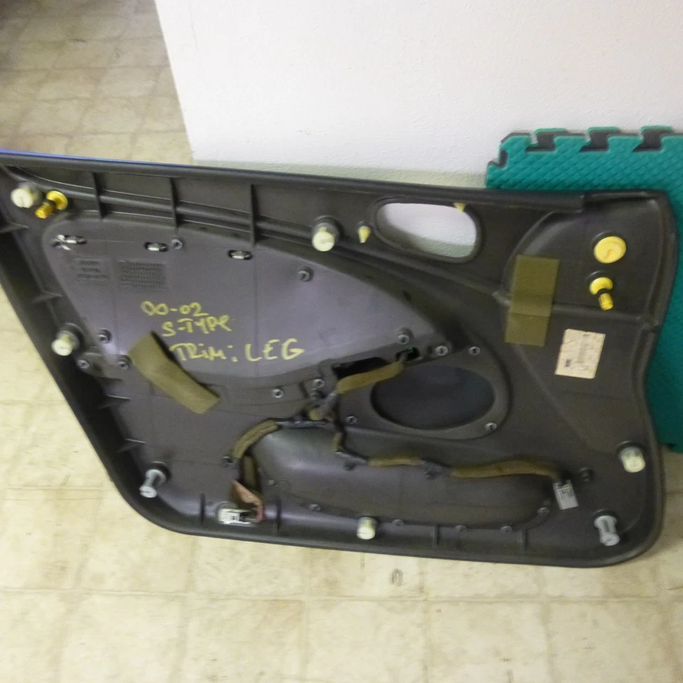 PANEL PUERTA INTERIOR DELANTERO DERECHO JAGUAR TIPO S 1999-2000-2001-2002 NEGRO Foto 2 de 3