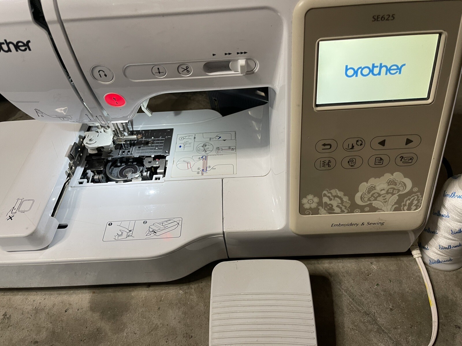 Brother SE625 Computerized Sewing and Embroidery Machine 12502648093 eBay