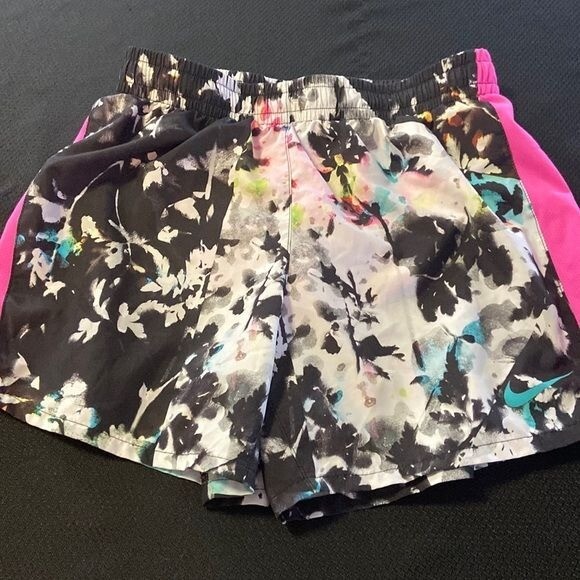 Nike Dri-Fit Girls Running Short Xtra Large! Colorful Abstract Design!