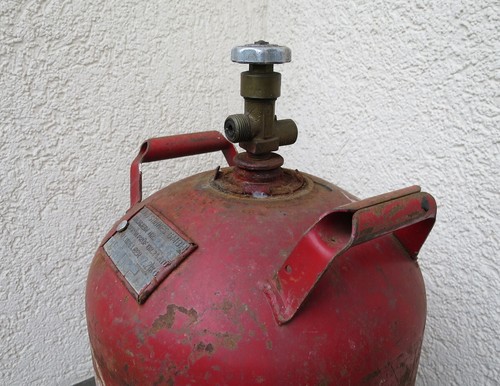 Leere alte Gasflasche 11 kg Hugo Stinnes Mannheim als Wirtschaftswunder-Deko - Bild 3 von 4