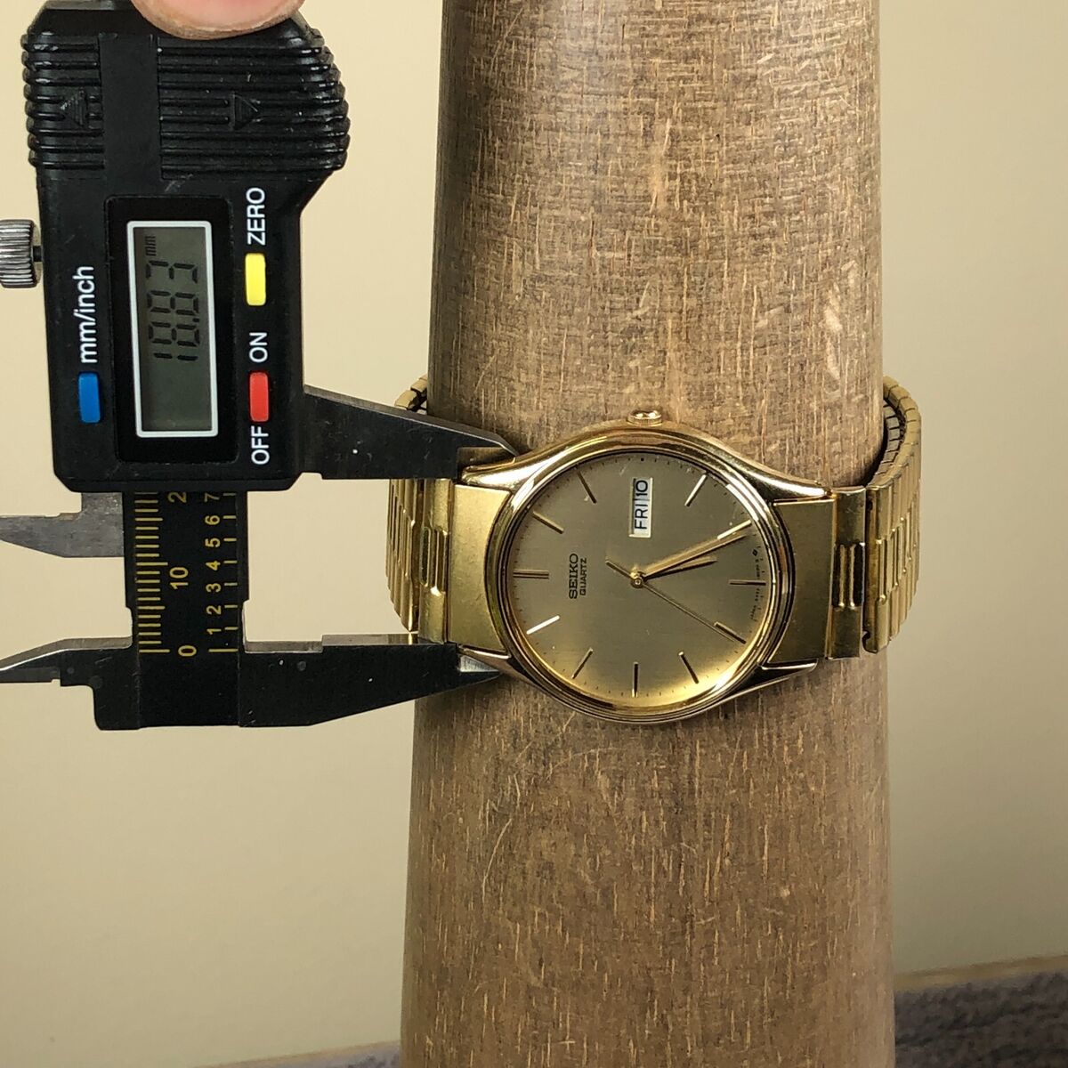 Vintage Seiko Men 5Y23-8039 Day/Date Gold Tone Expansion Vintage Seiko Men 5Y23-8039 Day/Date Gold Tone Expansion