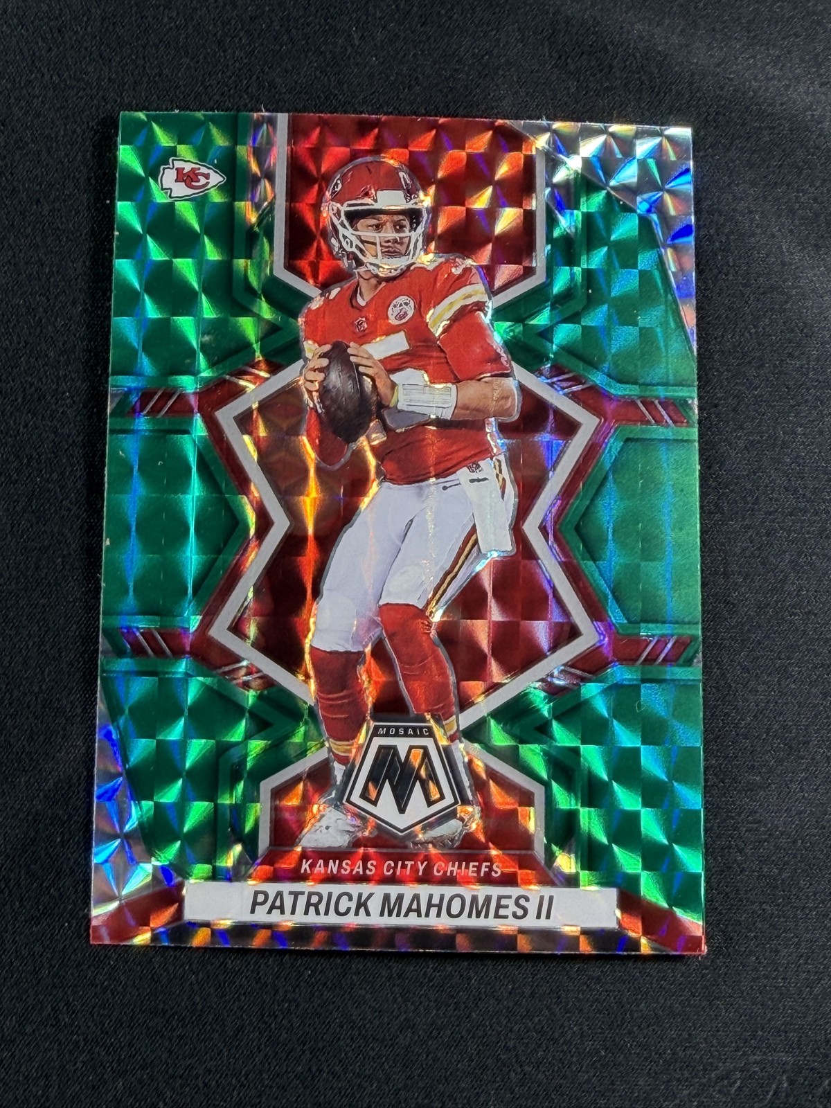 2022 Panini Mosaic - Patrick Mahomes II #94 Green Mosaic Prizm