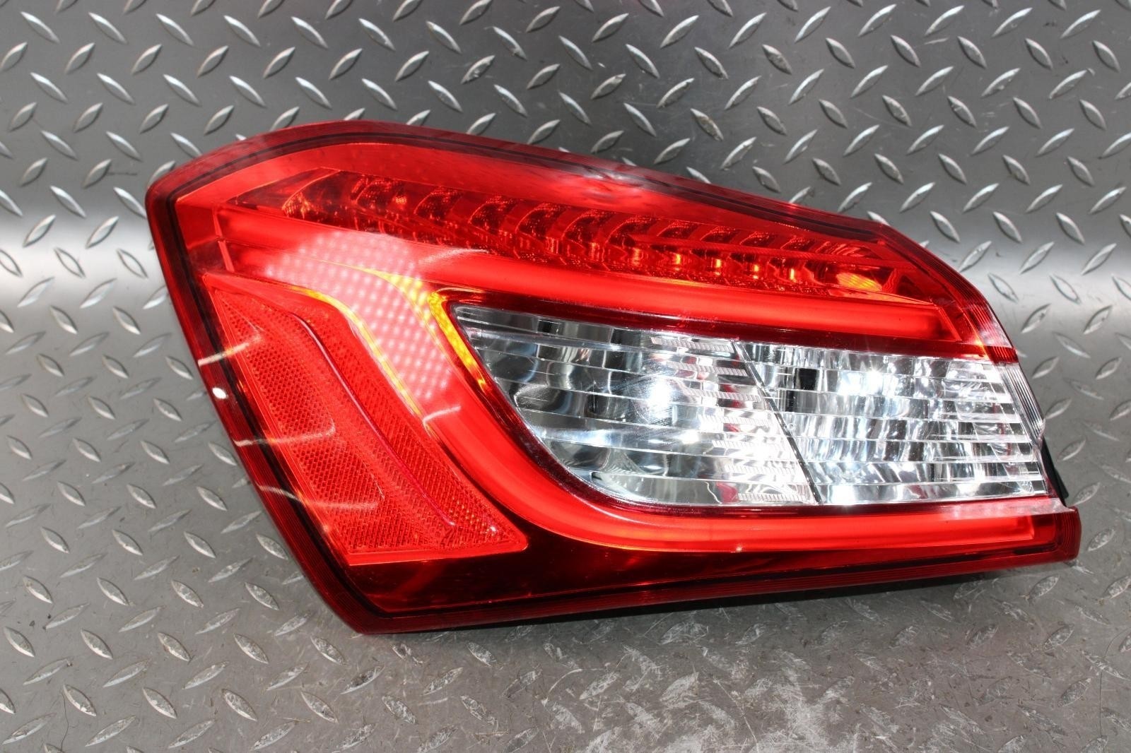 Maserati Ghibli 2014-2019 Left Tail light