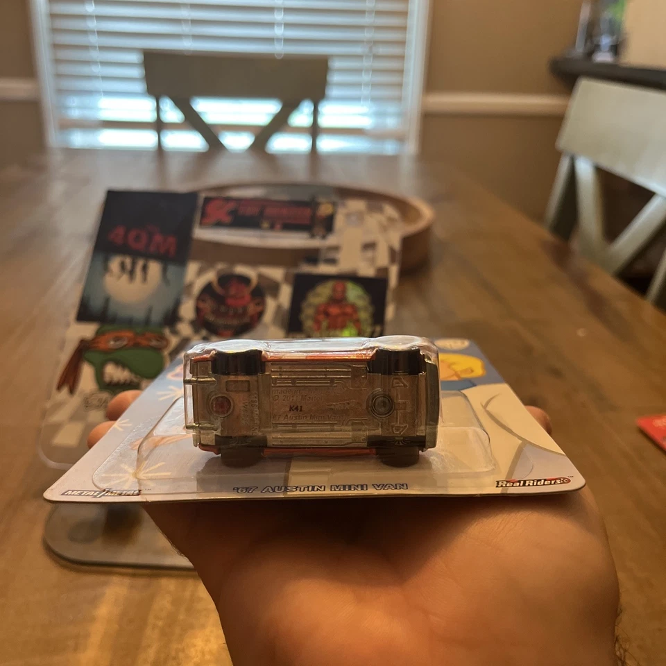 Hot Wheels 2018 Pop Culture Scooby-Doo 67 AUSTIN MINI VAN FDM73 - Image 3 of 4