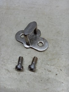 VW Golf 3,5 Golf IV 4 Cabrio Heckklappe Fanghaken 1E0 827511 A Kofferraumdeckel