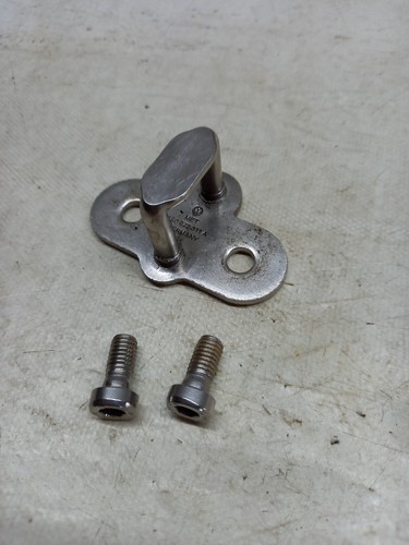 VW Golf 3,5 Golf IV 4 Cabrio Heckklappe Fanghaken 1E0 827511 A Kofferraumdeckel
