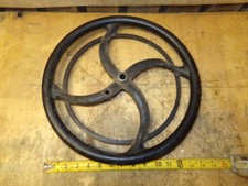 Ancienne roue machine à coudre 15" en fonte Ellis Howe Co. pédale machine à coudre