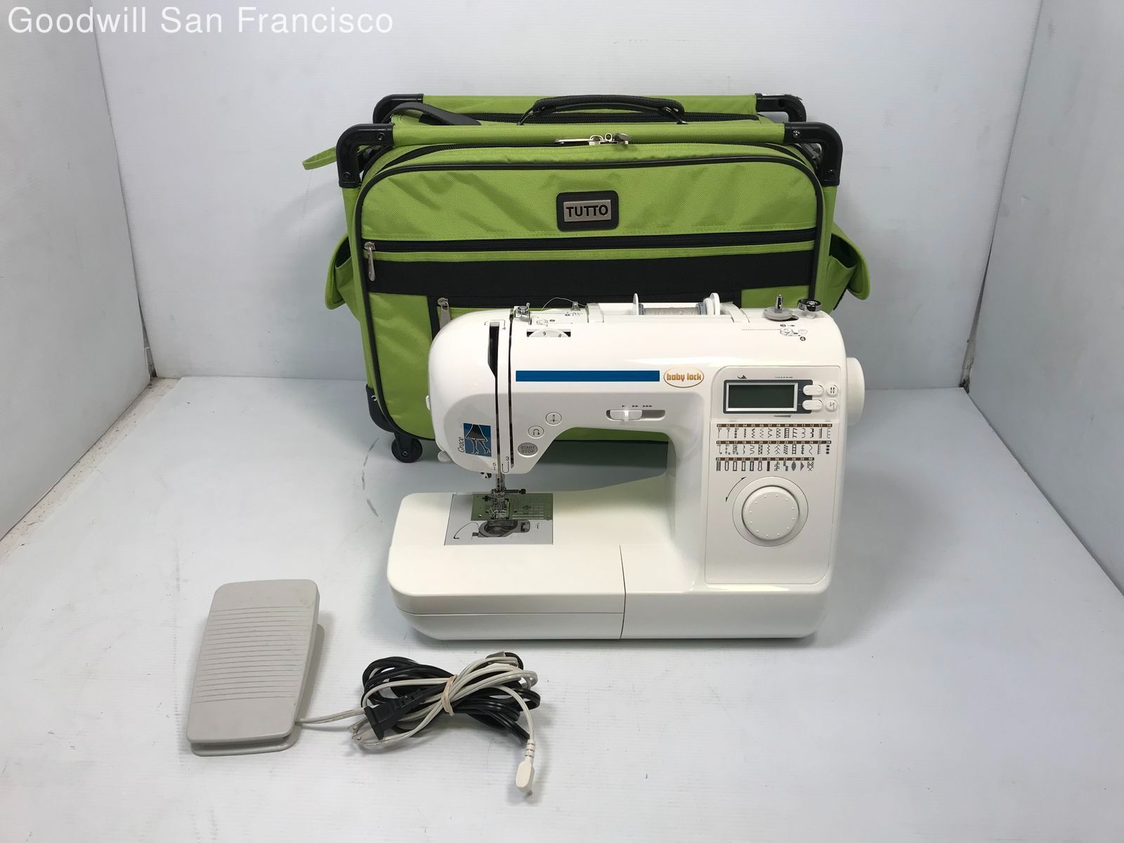 Baby Lock BL40 Sewing Machine White With Paddle And Travel Case eBay