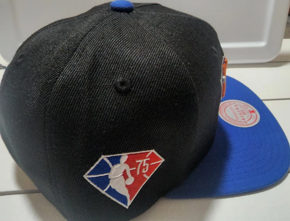 Бейсболка Mitchell & Ness NBA 75th Anniversary New York Knicks 2 тона черная синяя - Изображение 3 из 4