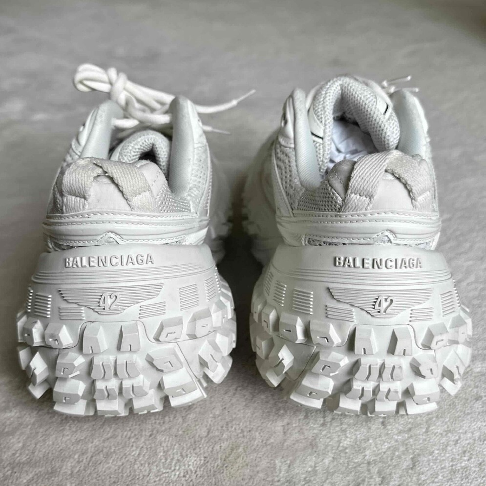 BALENCIAGA DEFENDER BOUNCER SNEAKERS Eggshell/Black Size 42