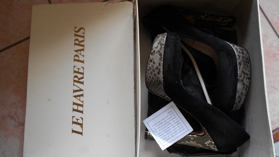 SCARPE DECOLTEE' IN PELLE LE HAVRE PARIS Tg. 38 (NERO e PITONE) - Immagine 2 di 4