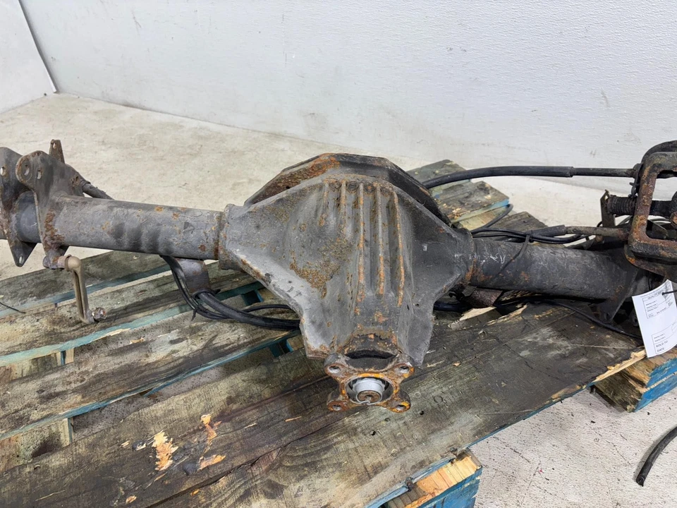 Dodge Mercedes Freightliner Sprinter Van 2002-2006 eje trasero montaje limpio OEM Foto 4 de 4