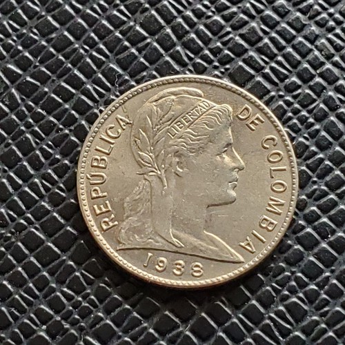 2907. beautiful 1938 Colombia 1 centavo coin