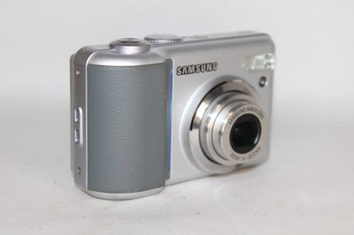 Samsung Digimax S800 Digital Camera 8.1MP 3x Zoom AA Battery Working 