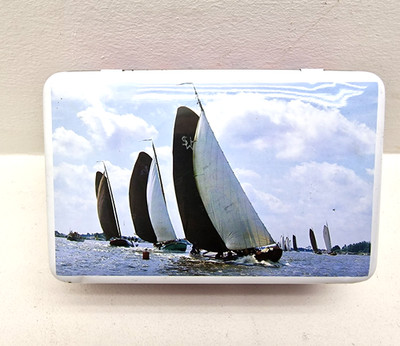 Vintage Friesen Flagge Herz Muster Segelboote aufklappbar rechteckig Metall Blechdose