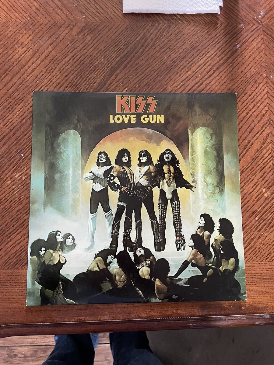 KISS ~ LOVE GUN LP (1977) ORIG PRESS STERLING CASABLANCA NBLP 7057