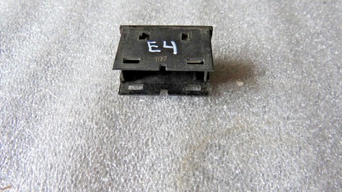 BMW 5-Series E38 E39 - Abdeckung Schalter Heckklappenentriegelung 61318365579