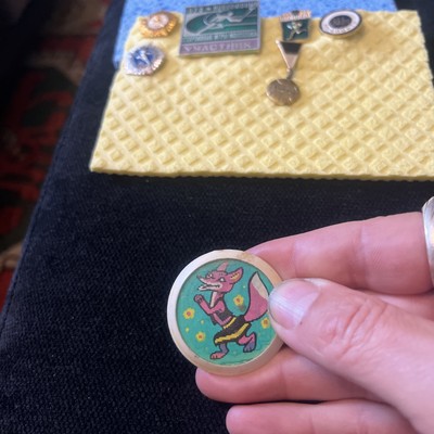 Vintage Stereo Two Dimensions Cartoon Badge