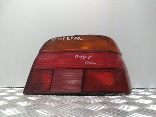 BMW 5 E39 Rücklicht hinten rechts 8358032 3.00 Petrol 120kw 2002 28419933