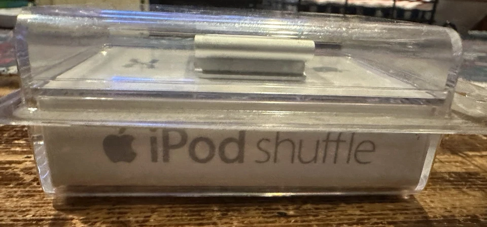 Apple iPod Shuffle 2nd Generation 1GB A1204 - Image 4 of 4