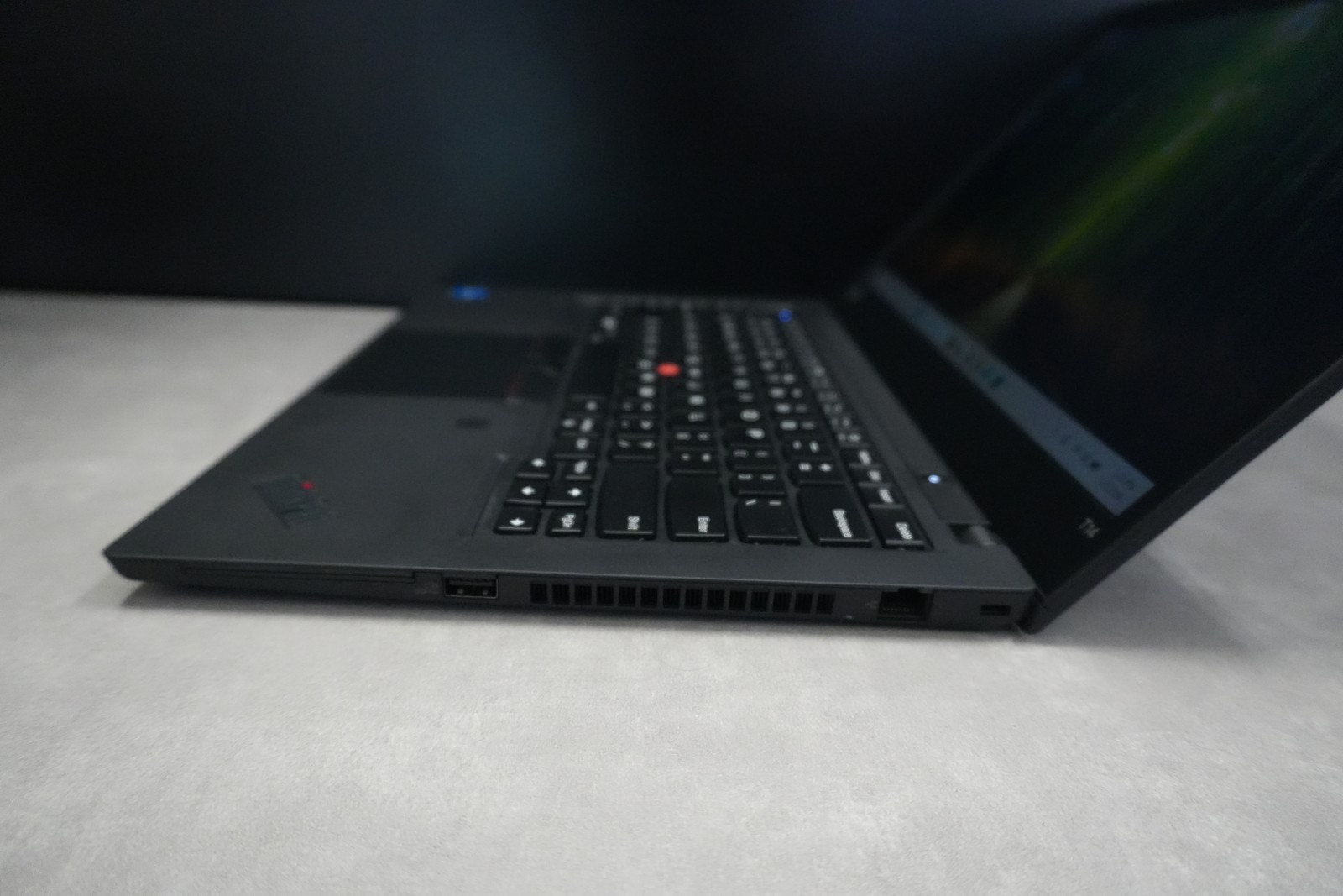 Lenovo ThinkPad T14 Gen 2i, 14-Inch Laptop, with Intel Core i5-1135G7 11th Gen., 256 GB SSD (Solid State Drive), Windows 11 Pro
