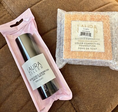 Laura Geller Baked Balance-n-Brighten Color Correcting Foundation Light + Brush