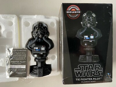 特撮 Star Wars - Classics Bust: TIE Fighter Pilot s-l400.jpg