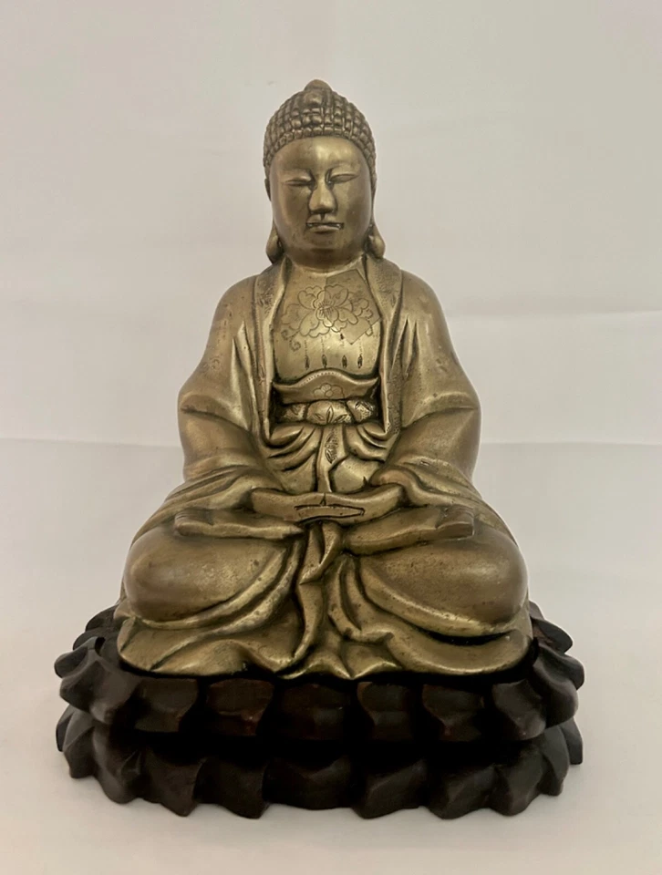 Antigua figura de Buda sentado de latón birmano sobre soporte tallado años 50 Foto 2 de 4