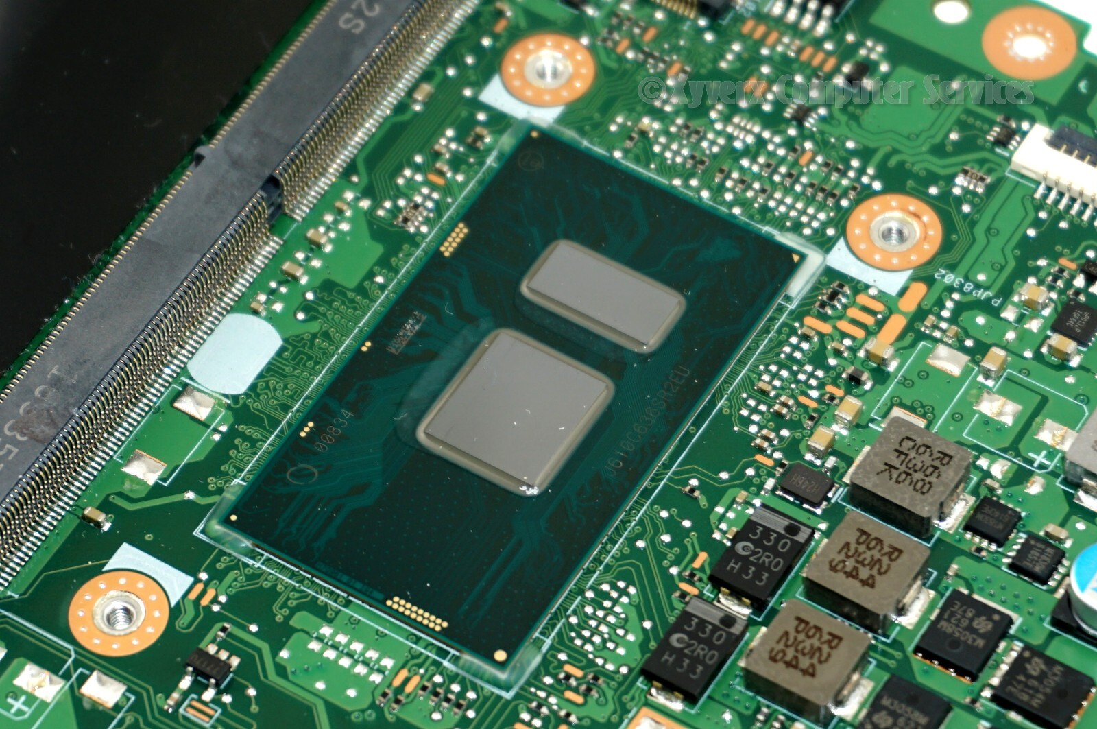 Carte Mère Asus Avec Intel I3-6100U Et 4 Go RAM Pour PC Portable – 90NB09S0-R00060