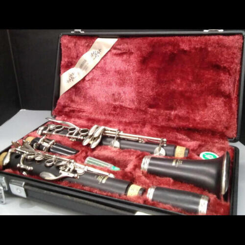 Clarinet Yamaha YCL-352 SA with 3 Reeds - Picture 1 of 3