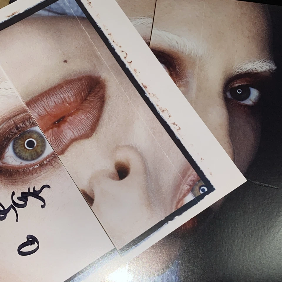 LADY GAGA - MAYHEM - 180g EXCLUSIVE BLACK 2xLP W/ SIGNED ART CARD - ETCHED - NEW - Image 3 of 3