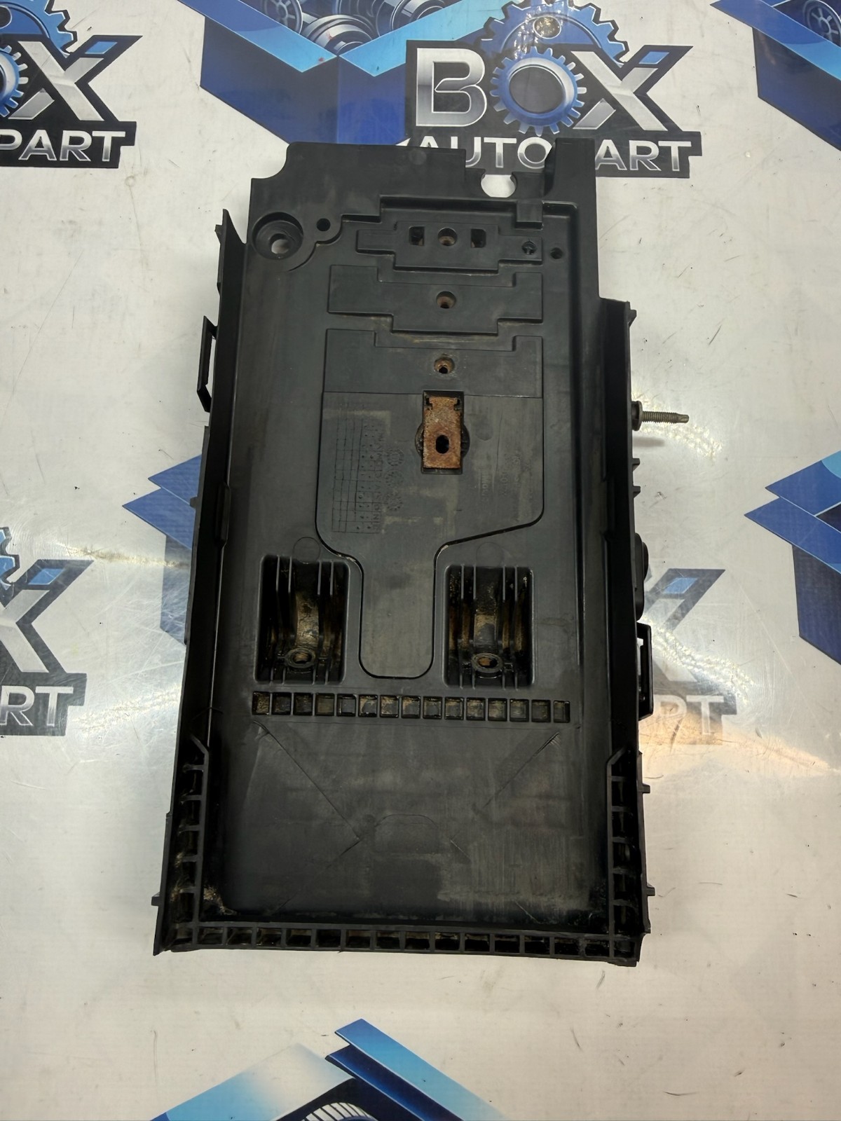 2013-2016 FORD FUSION ENGINE MOTOR BATTERY HOLDER CARRIER BRACKET DG93-10723 OEM