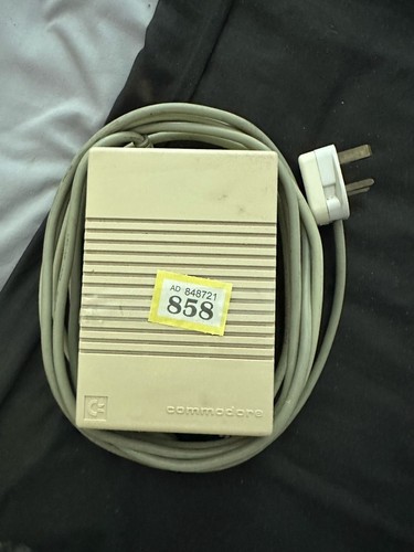 Amiga 500 60w Netzteil gebraucht getestet leichte Vergilbung siehe Angebot 858