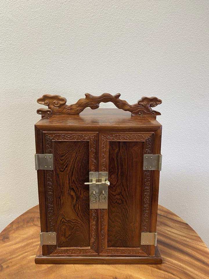 Chinese Fine Rosewood Jewelry Cabinet - Image 4 of 4